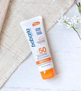 Babaria - Crème Visage Protection Solaire SPF50 75ml - Invisible