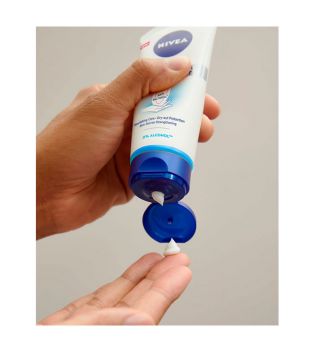 Nivea - Crème pour les mains antibactérienne 3en1 Care & Protect